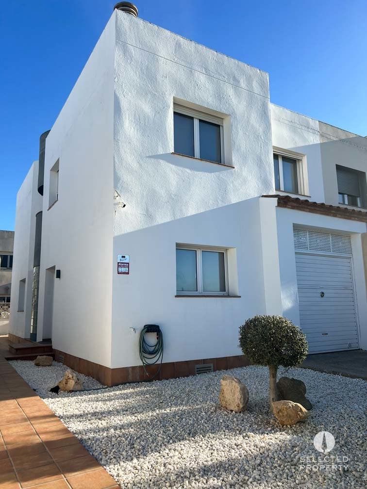 4 soverom Hus til salgs i Empuriabrava - € 395 000 (Ref: 9009823)