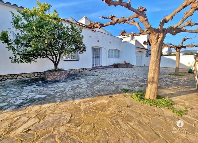 8 sypialnia Willa na sprzedaż w Empuriabrava, Castelló d'Empúries - 1 300 000 € (Ref: 9009824)