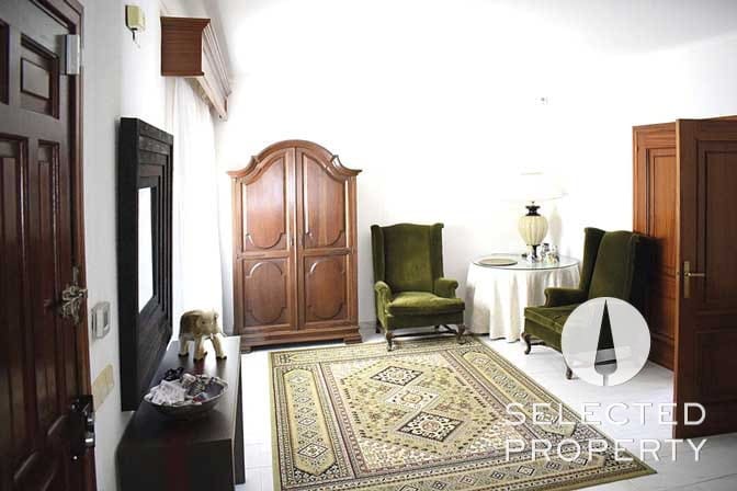 9 soveværelse Byhus til salg i Roses med swimmingpool - € 997.850 (Ref: 9013503)