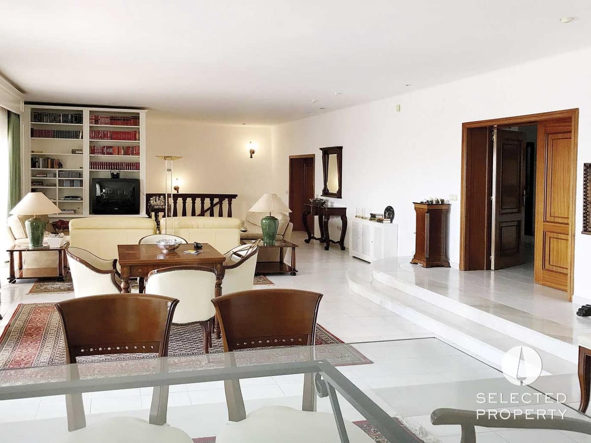 9 soveværelse Byhus til salg i Roses med swimmingpool - € 997.850 (Ref: 9013503)