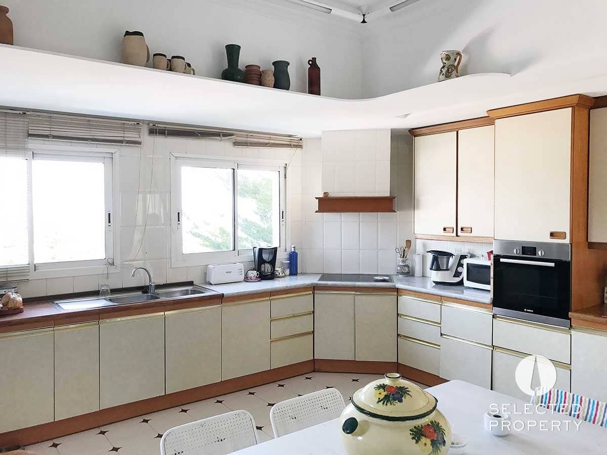 9 soveværelse Byhus til salg i Roses med swimmingpool - € 997.850 (Ref: 9013503)