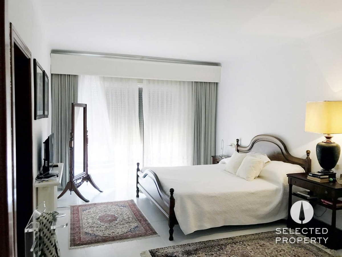 9 soveværelse Byhus til salg i Roses med swimmingpool - € 997.850 (Ref: 9013503)