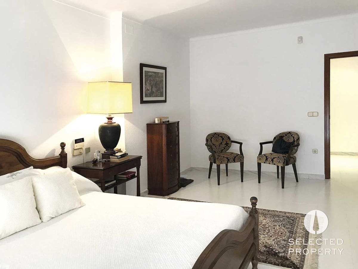 9 soveværelse Byhus til salg i Roses med swimmingpool - € 997.850 (Ref: 9013503)