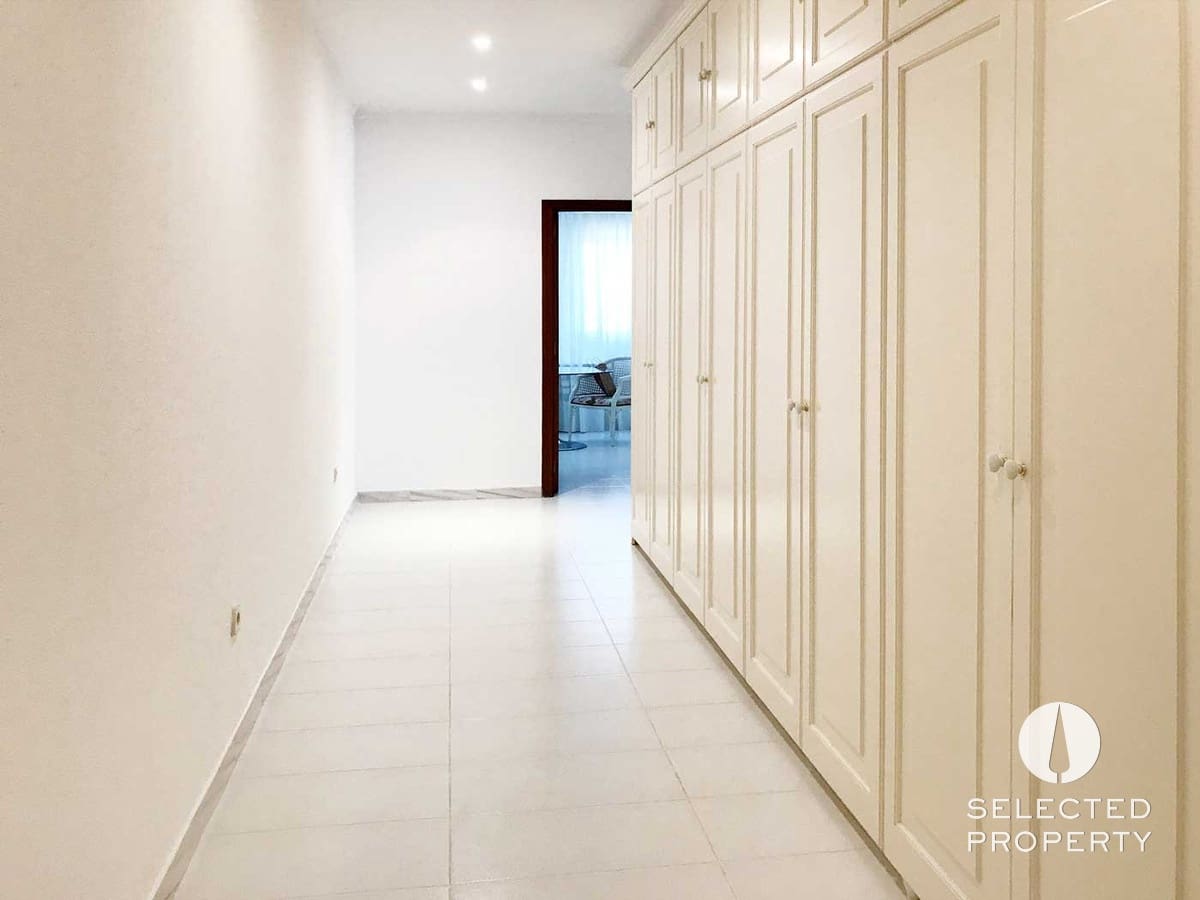 9 soveværelse Byhus til salg i Roses med swimmingpool - € 997.850 (Ref: 9013503)