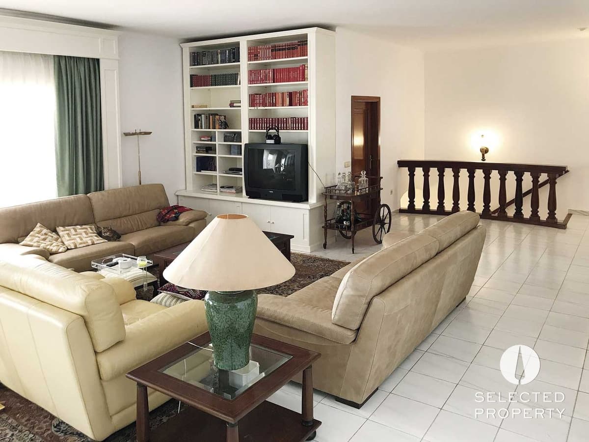 9 soveværelse Byhus til salg i Roses med swimmingpool - € 997.850 (Ref: 9013503)