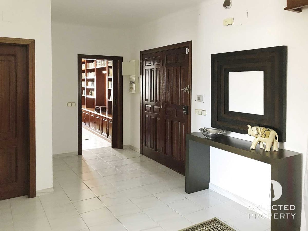 9 soveværelse Byhus til salg i Roses med swimmingpool - € 997.850 (Ref: 9013503)