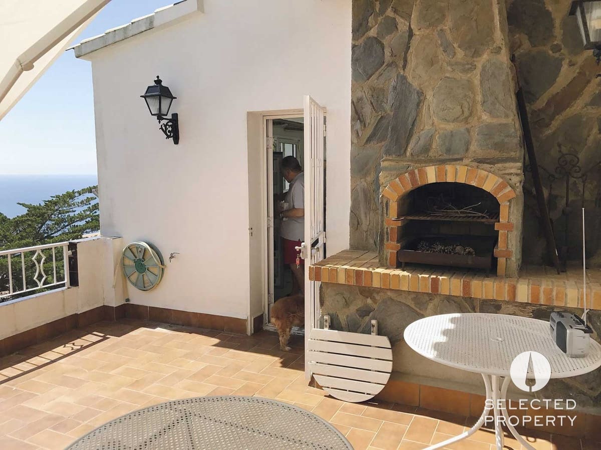 9 soveværelse Byhus til salg i Roses med swimmingpool - € 997.850 (Ref: 9013503)