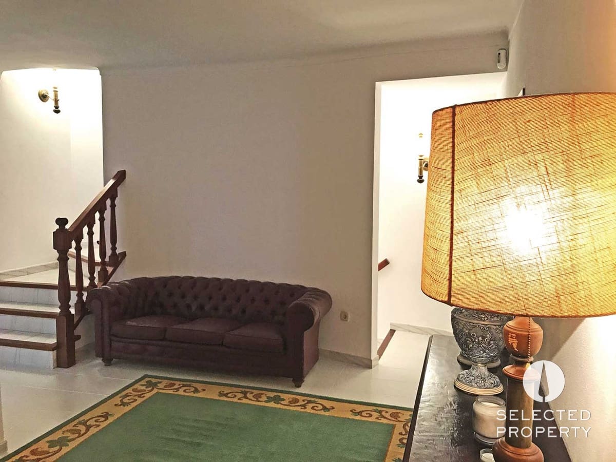 9 soveværelse Byhus til salg i Roses med swimmingpool - € 997.850 (Ref: 9013503)