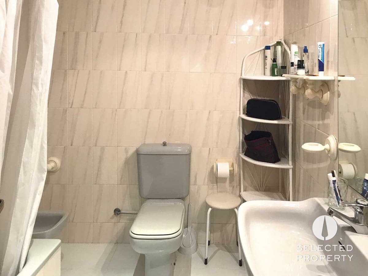 9 soveværelse Byhus til salg i Roses med swimmingpool - € 997.850 (Ref: 9013503)