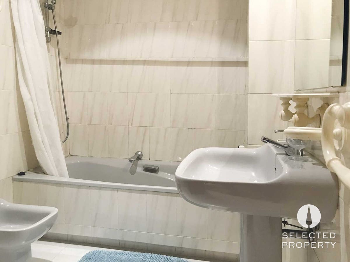 9 soveværelse Byhus til salg i Roses med swimmingpool - € 997.850 (Ref: 9013503)