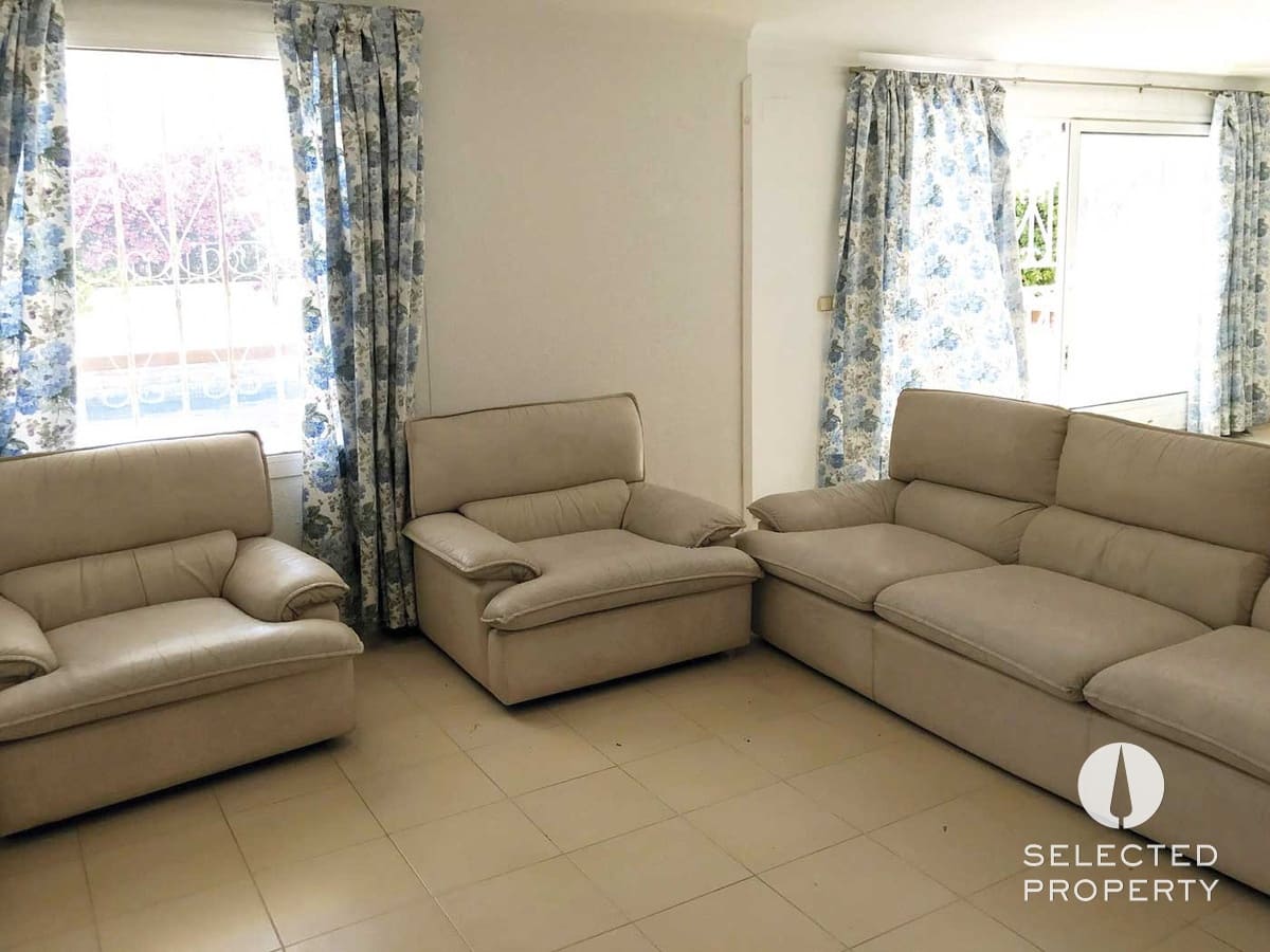 9 soveværelse Byhus til salg i Roses med swimmingpool - € 997.850 (Ref: 9013503)