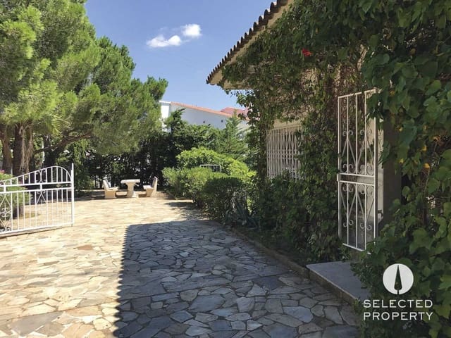 9 soverom Hus til salgs i Roses med svømmebasseng - € 997 850 (Ref: 9013503)