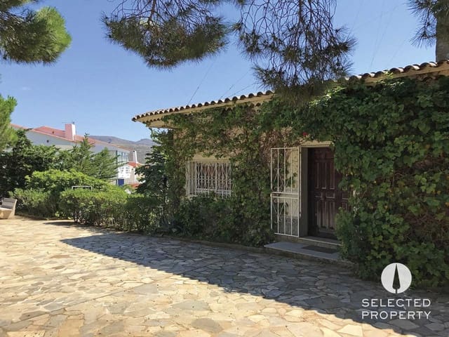 9 soverom Hus til salgs i Roses med svømmebasseng - € 997 850 (Ref: 9013503)