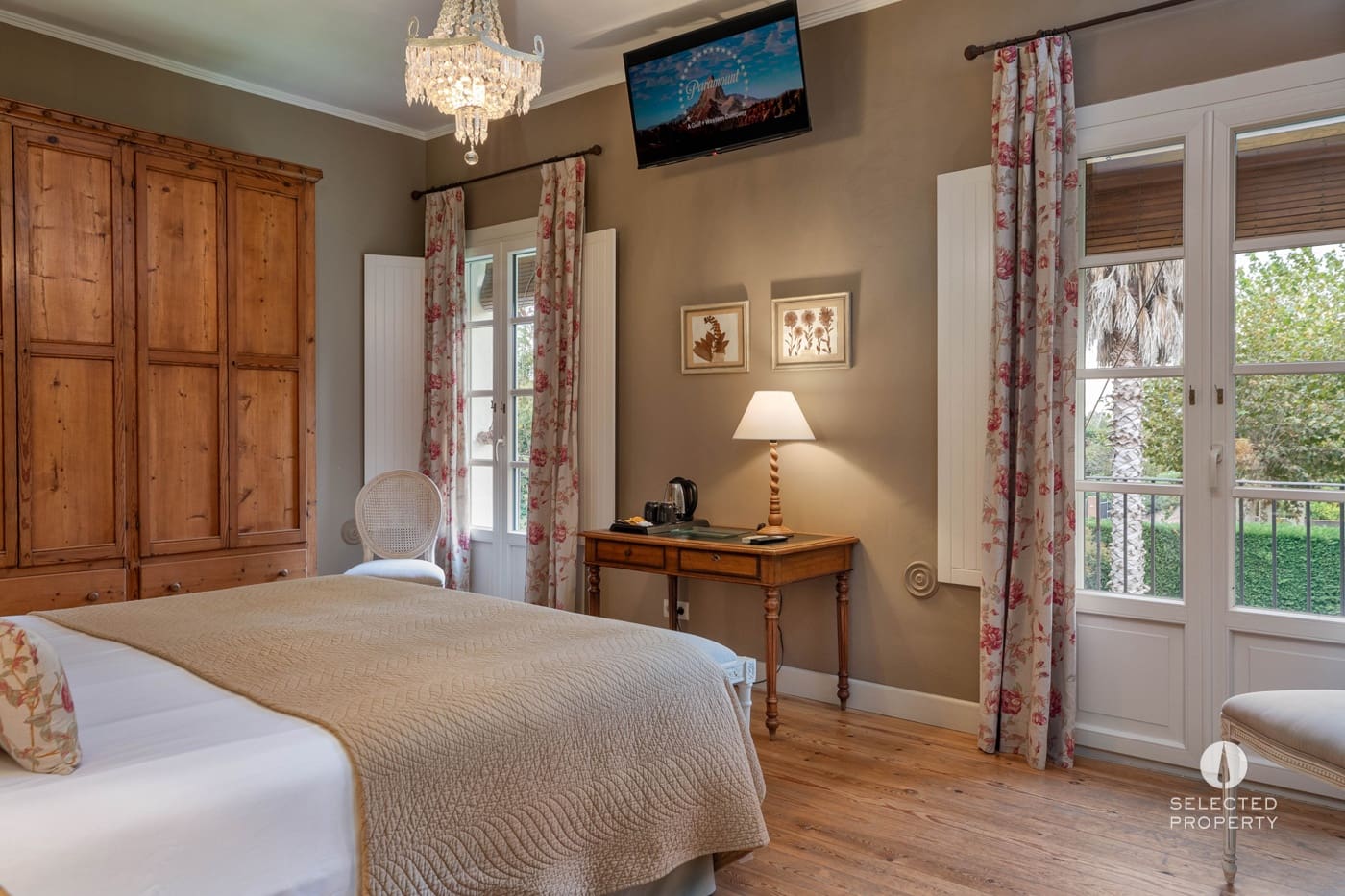 8 bedroom Hotel for sale in Torroella de Fluvia with pool - € 1,495,000 (Ref: 9403656)