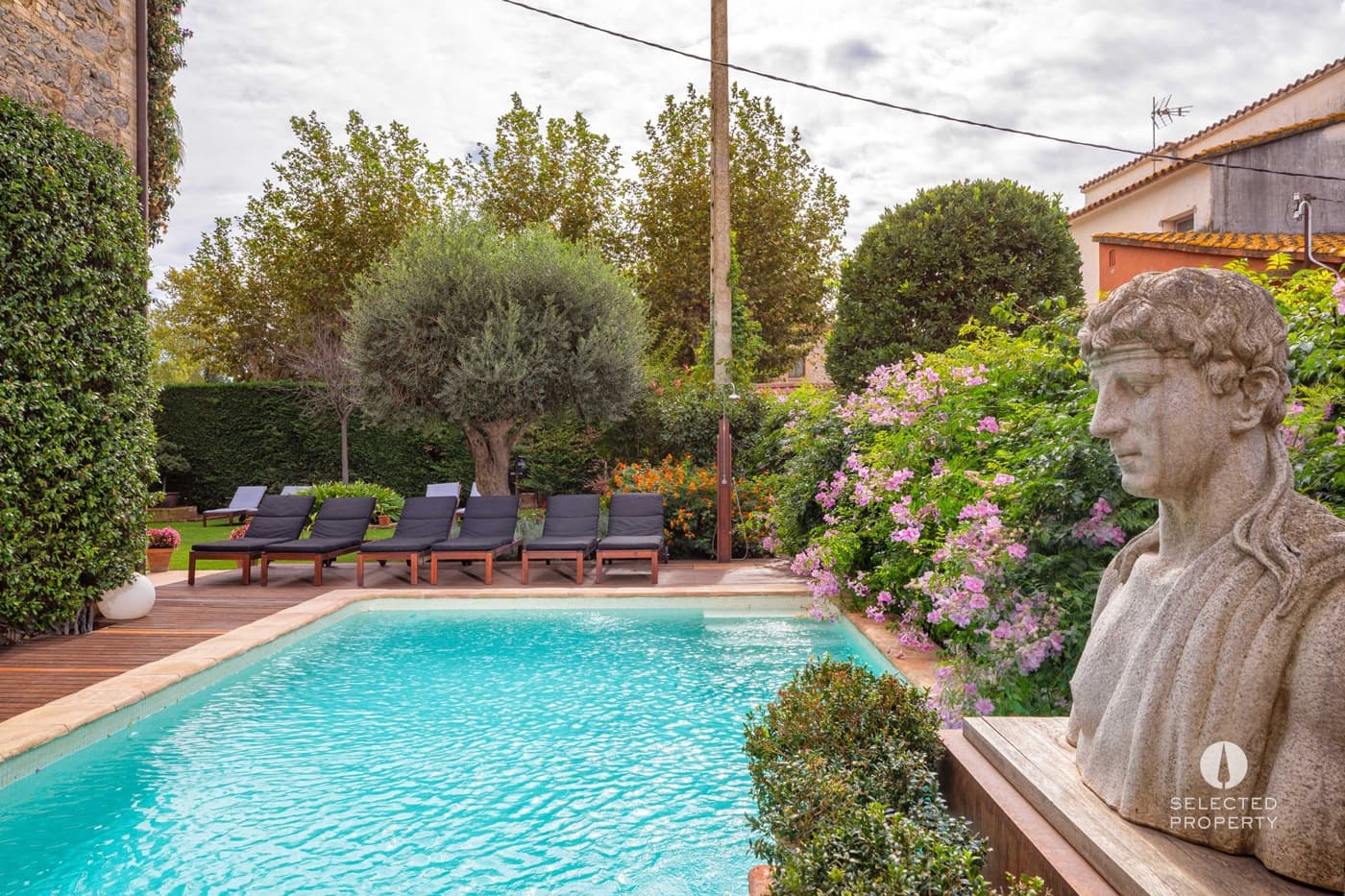 8 bedroom Hotel for sale in Torroella de Fluvia with pool - € 1,495,000 (Ref: 9403656)