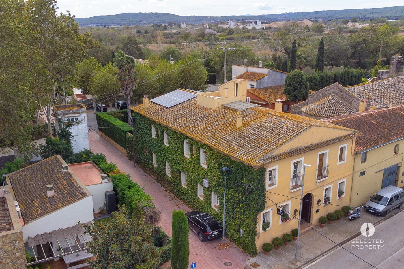 8 bedroom Hotel for sale in Torroella de Fluvia with pool - € 1,495,000 (Ref: 9403656)