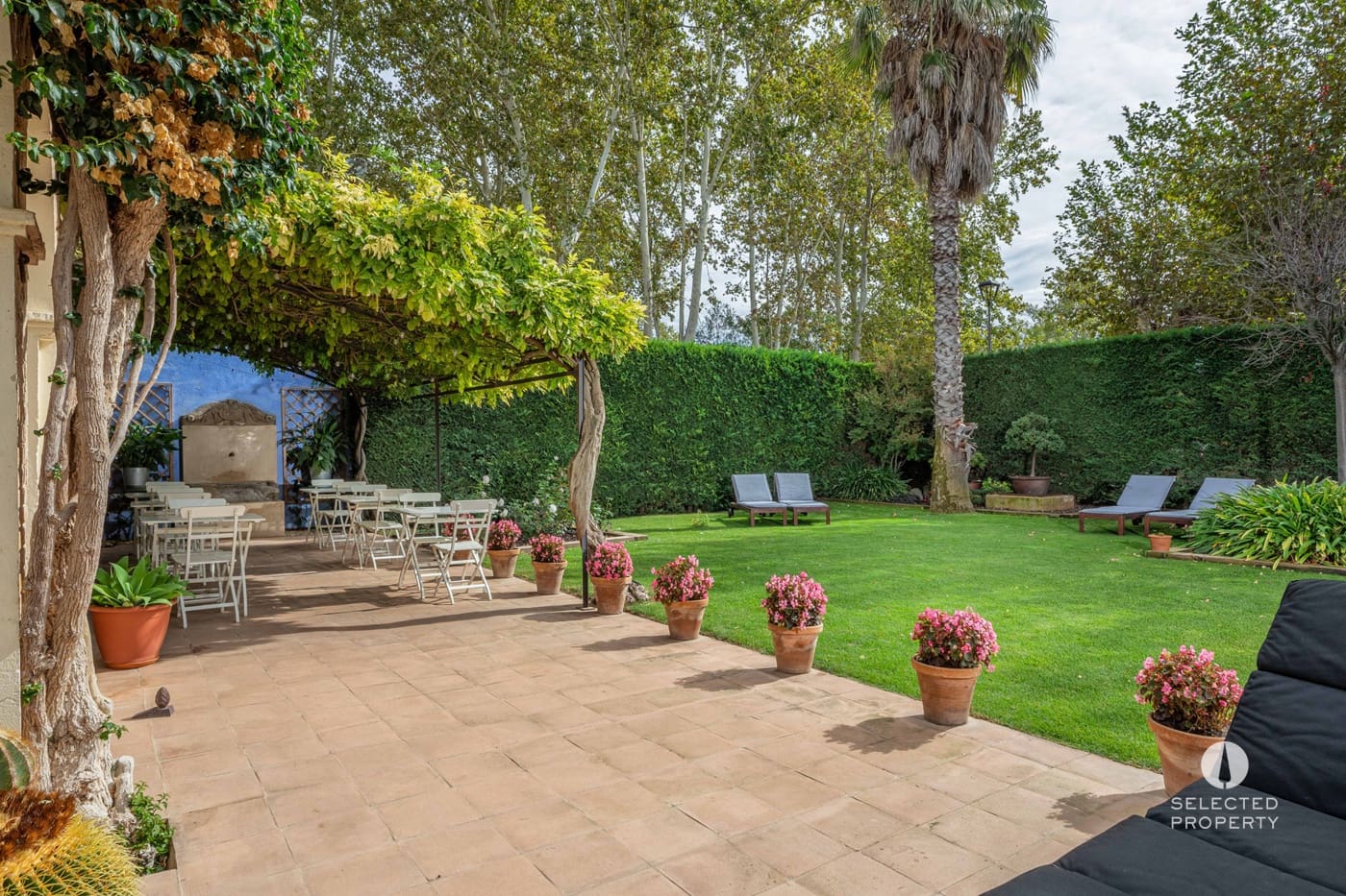 8 bedroom Hotel for sale in Torroella de Fluvia with pool - € 1,495,000 (Ref: 9403656)