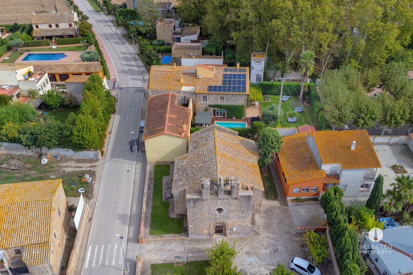 8 bedroom Hotel for sale in Torroella de Fluvia with pool - € 1,495,000 (Ref: 9403656)