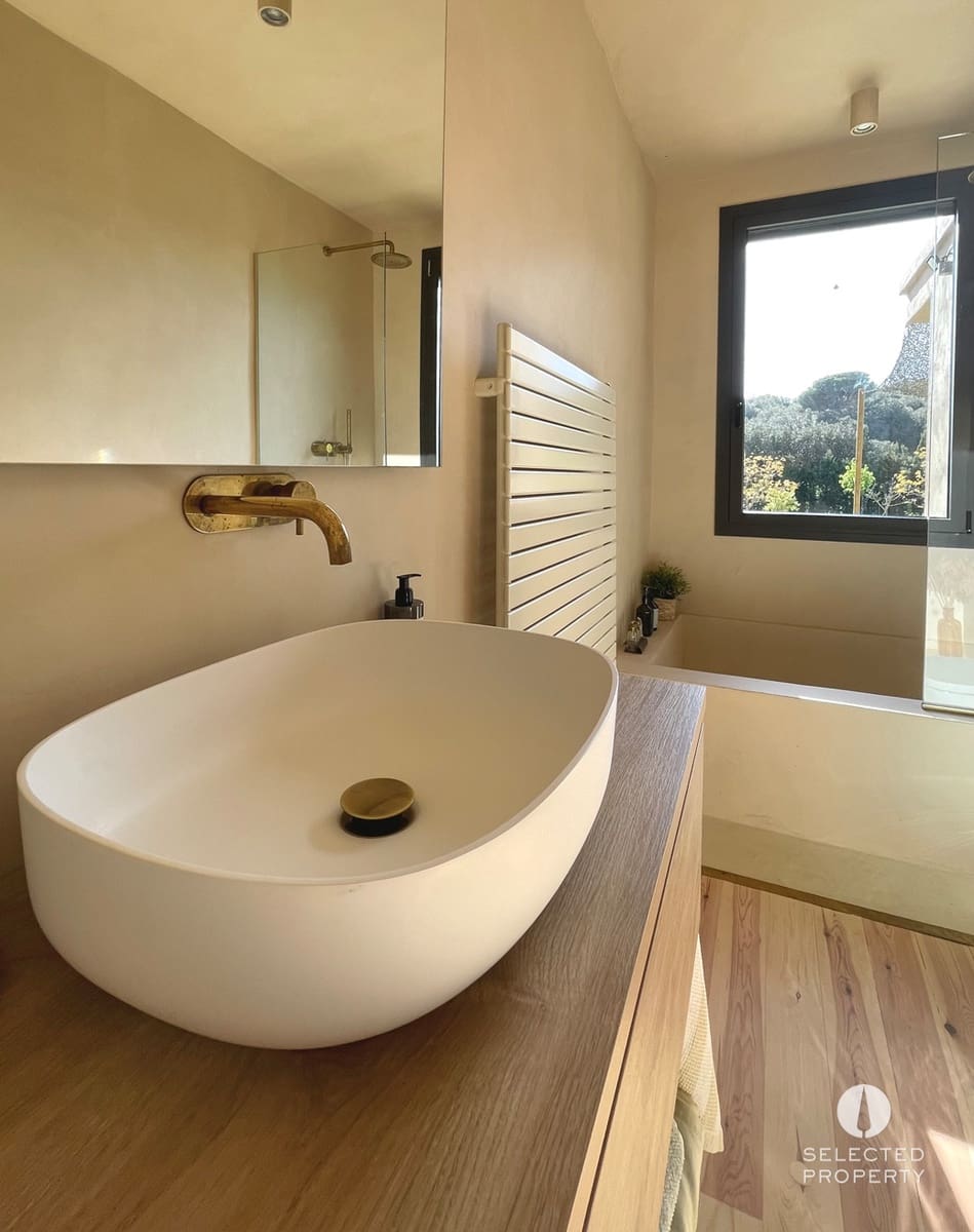 2 makuuhuone Omakotitalo myytävänä paikassa Corca - 495 000 € (Ref: 9524931)