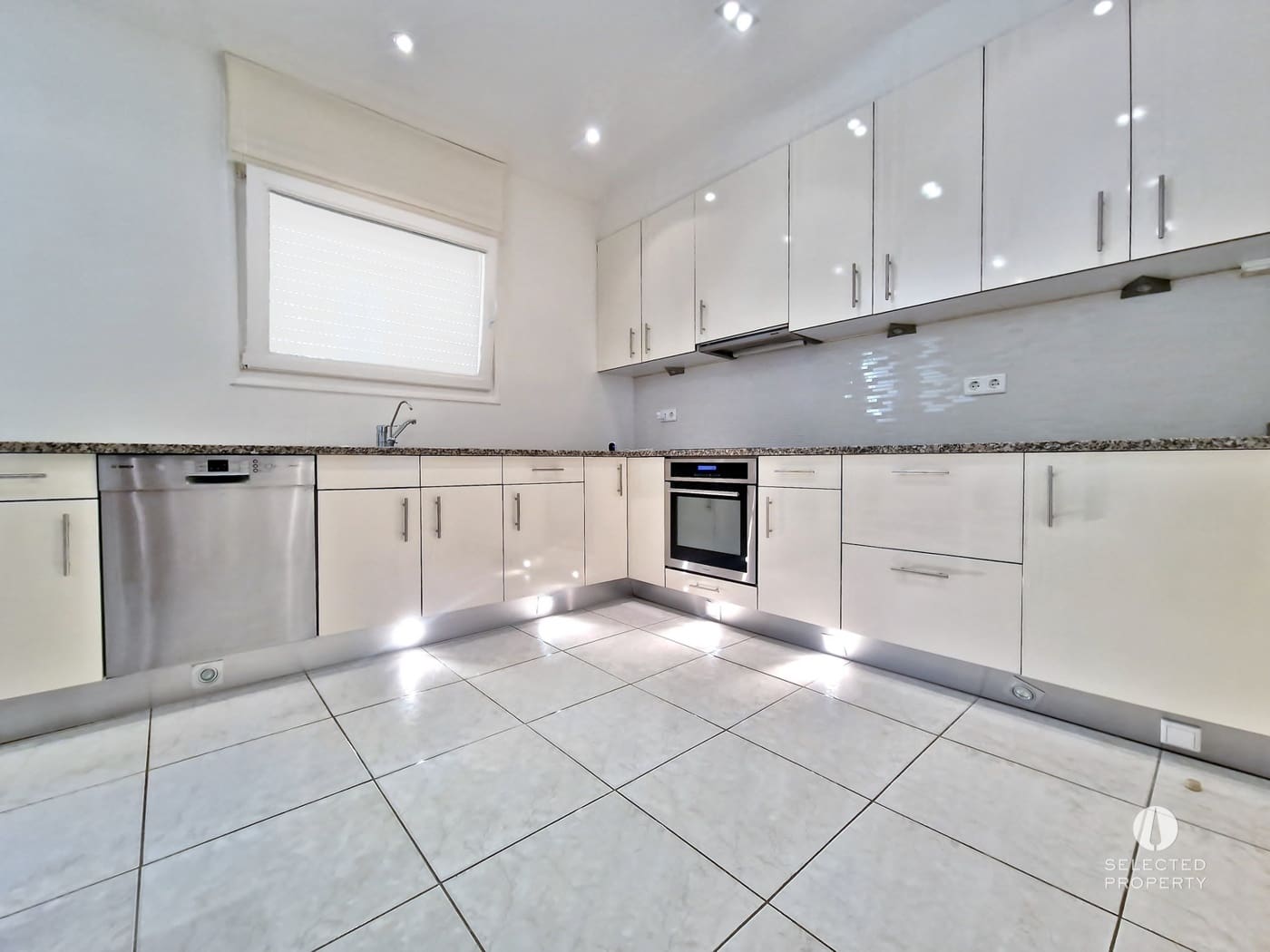 7 makuuhuone Huvila myytävänä paikassa Roses mukana uima-altaan - 1 575 000 € (Ref: 9618117)