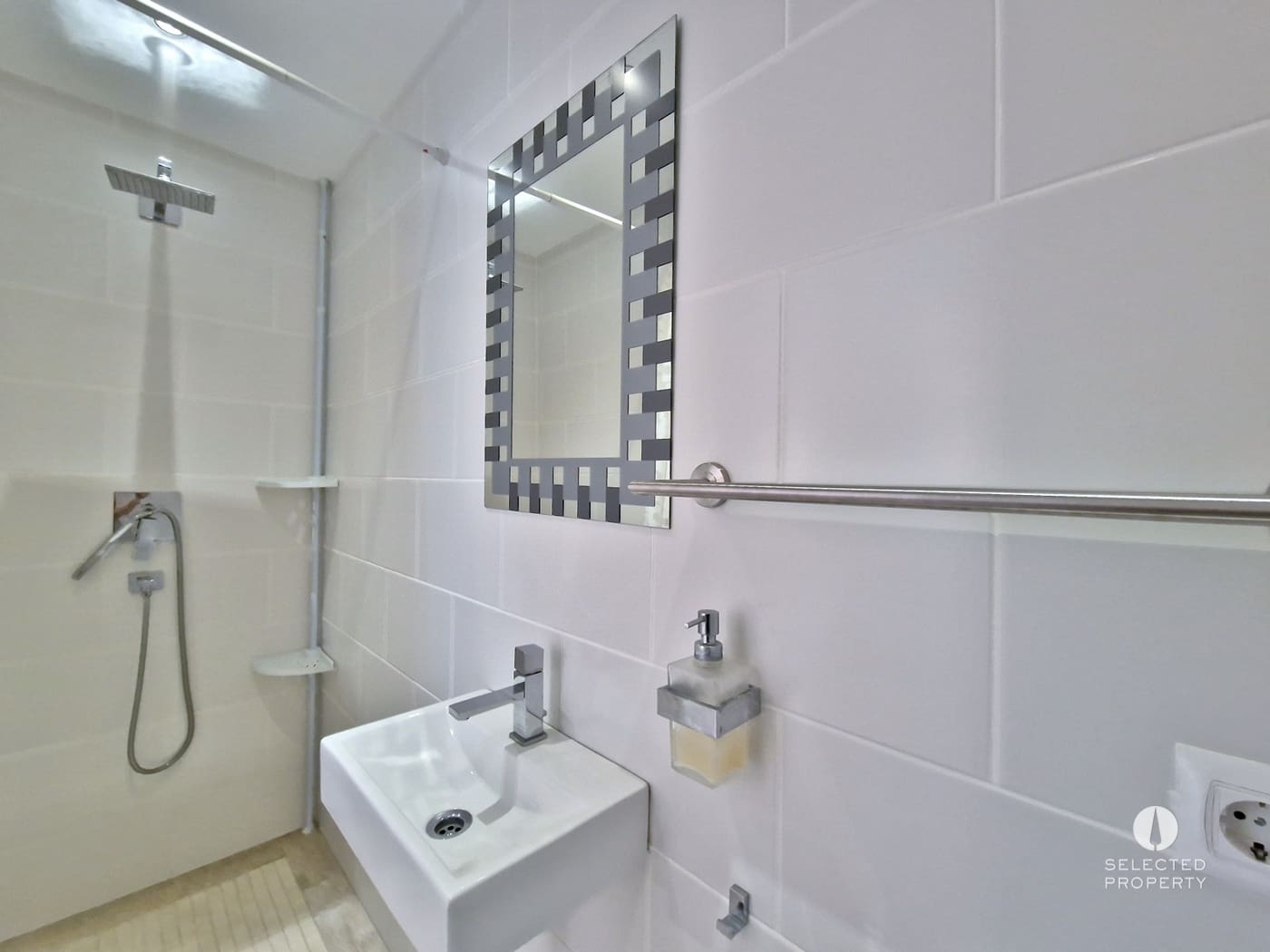 7 makuuhuone Huvila myytävänä paikassa Roses mukana uima-altaan - 1 575 000 € (Ref: 9618117)