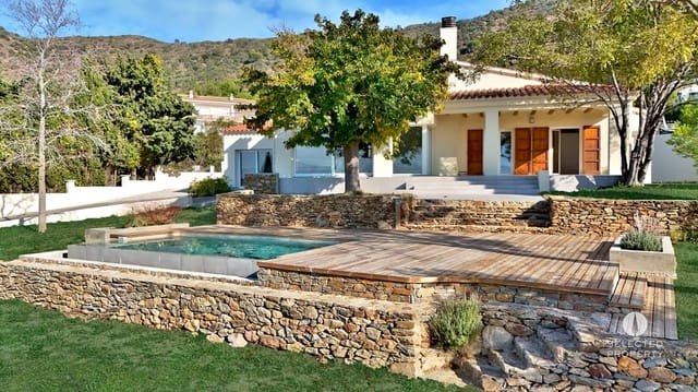 4 makuuhuone Huvila myytävänä paikassa Roses mukana uima-altaan - 755 000 € (Ref: 9618118)