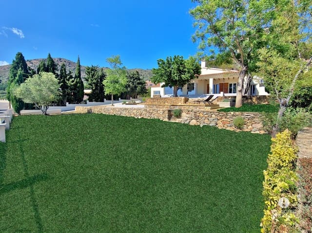 4 makuuhuone Huvila myytävänä paikassa Roses mukana uima-altaan - 755 000 € (Ref: 9618118)