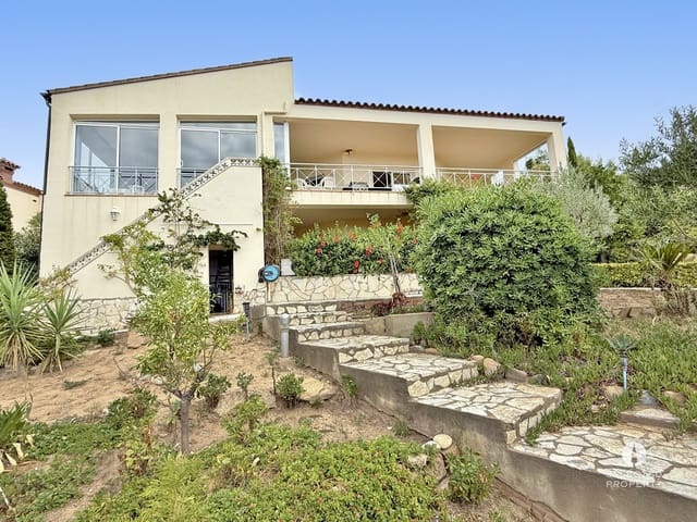 Casa de 6 habitaciones en Roses en venta con piscina - 680.000 € (Ref: 9618700)