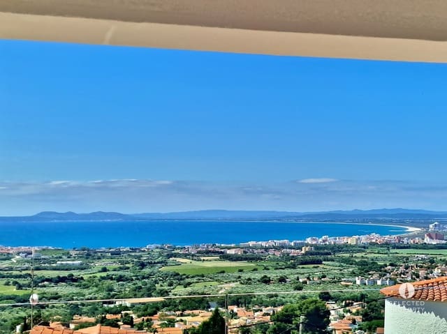 Casa de 4 habitaciones en Roses en venta con piscina - 665.000 € (Ref: 9618701)