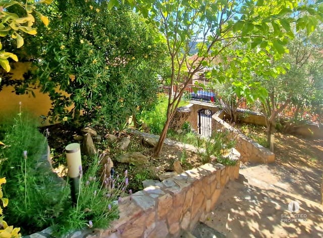 Casa de 4 habitaciones en Roses en venta con piscina - 665.000 € (Ref: 9618701)