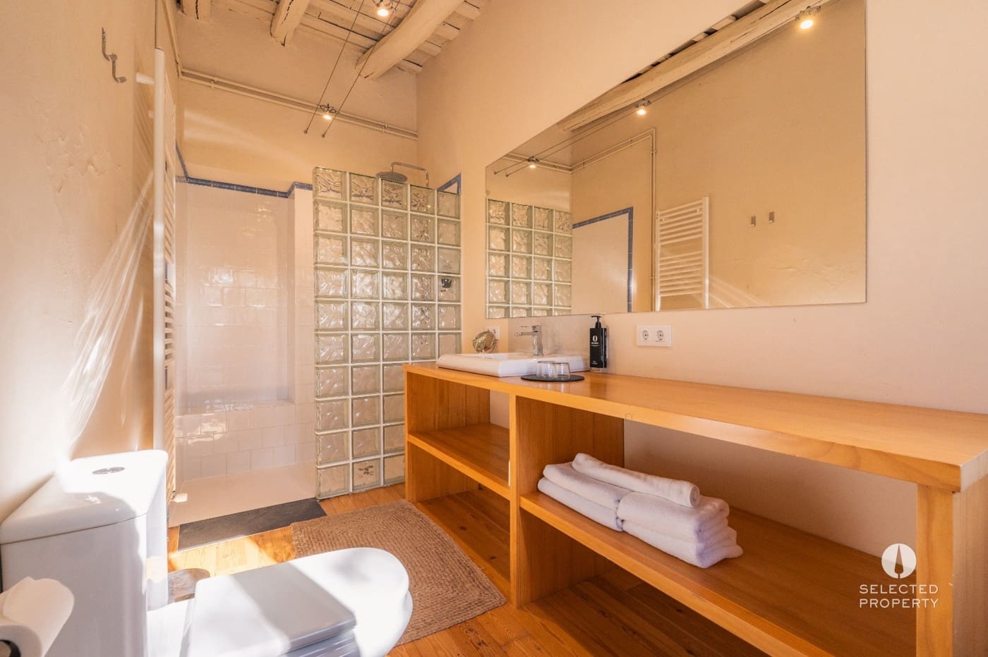 11 bedroom Townhouse for sale in Cabanelles with pool - € 1,590,000 (Ref: 9649876)