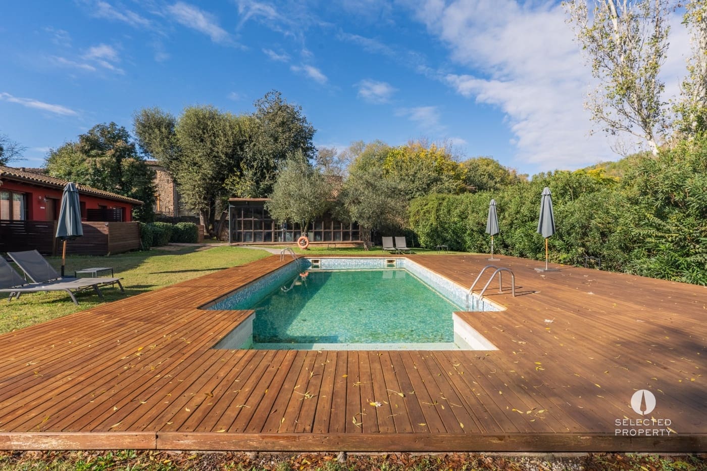 11 bedroom Townhouse for sale in Cabanelles with pool - € 1,590,000 (Ref: 9649876)