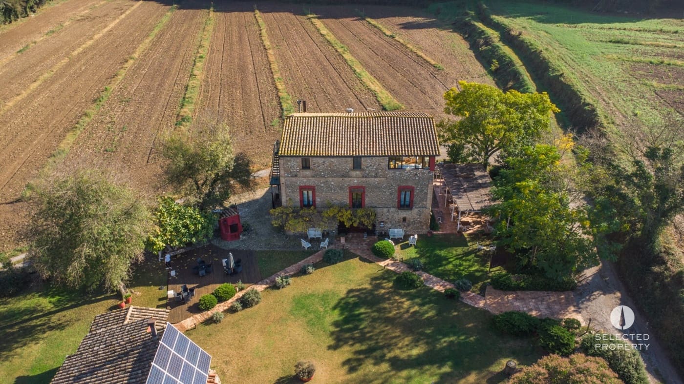 11 bedroom Townhouse for sale in Cabanelles with pool - € 1,590,000 (Ref: 9649876)