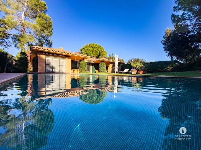 3 slaapkamer Villa te koop in Navata met zwembad - € 980.000 (Ref: 9789791)