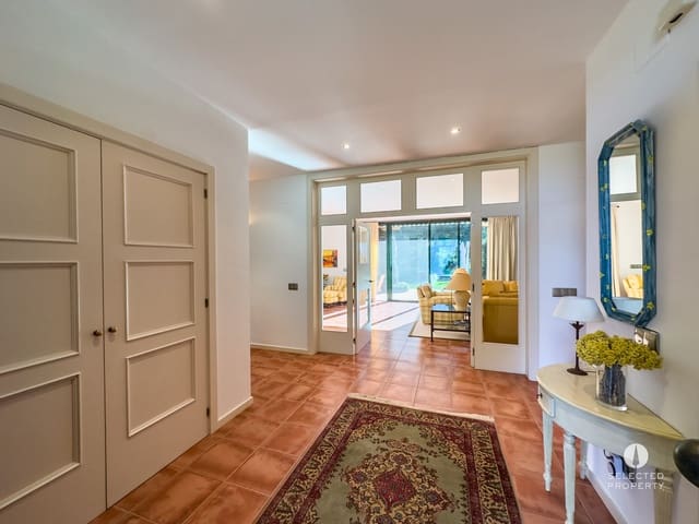 3 slaapkamer Villa te koop in Navata met zwembad - € 980.000 (Ref: 9789791)