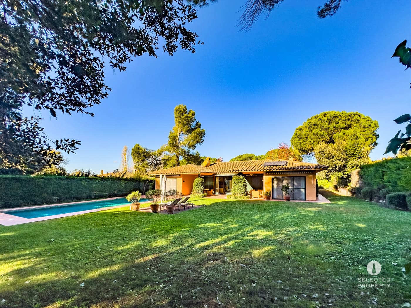 3 slaapkamer Villa te koop in Navata met zwembad - € 980.000 (Ref: 9789791)