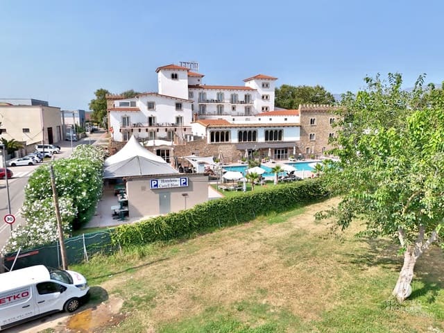 Hotel para venda em Empuriabrava, Castelló d'Empúries - 5 000 000 € (Ref: 9863442)