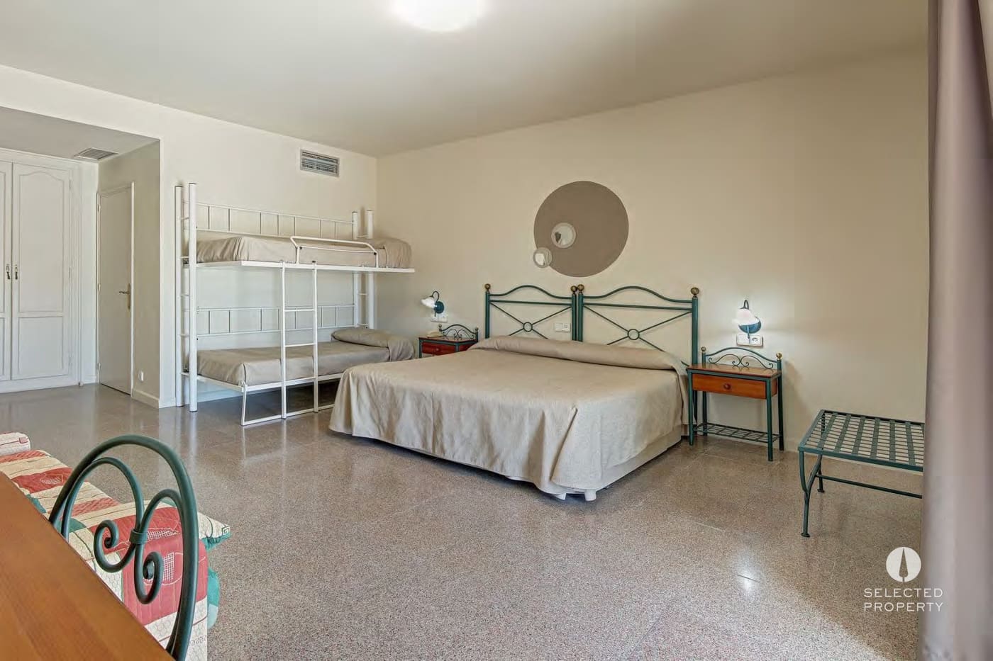 Hotel te koop in Empuriabrava - € 5.000.000 (Ref: 9863442)
