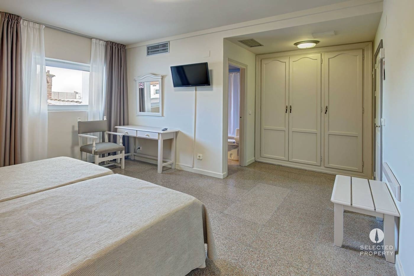 Hotel te koop in Empuriabrava - € 5.000.000 (Ref: 9863442)