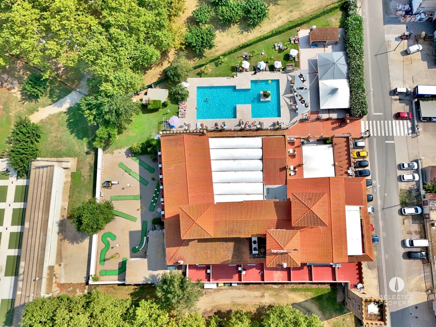 Hotel te koop in Empuriabrava - € 5.000.000 (Ref: 9863442)