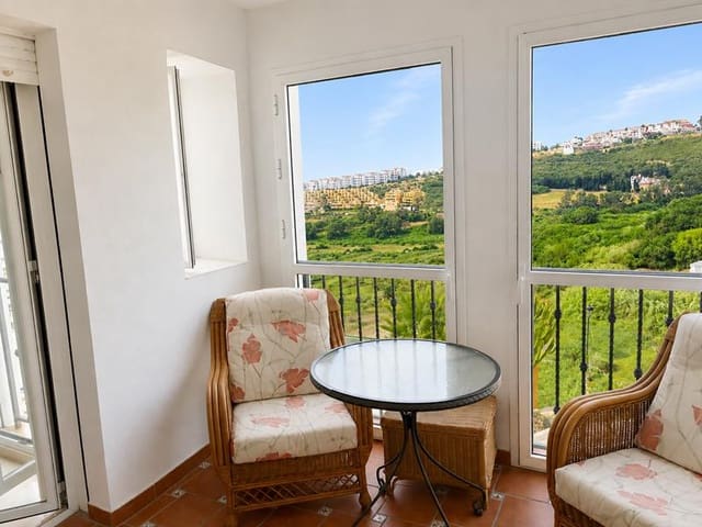 Piso de 2 habitaciones en San Luis de Sabinillas, Manilva en venta con piscina garaje - 232.500 € (Ref: 10008114)