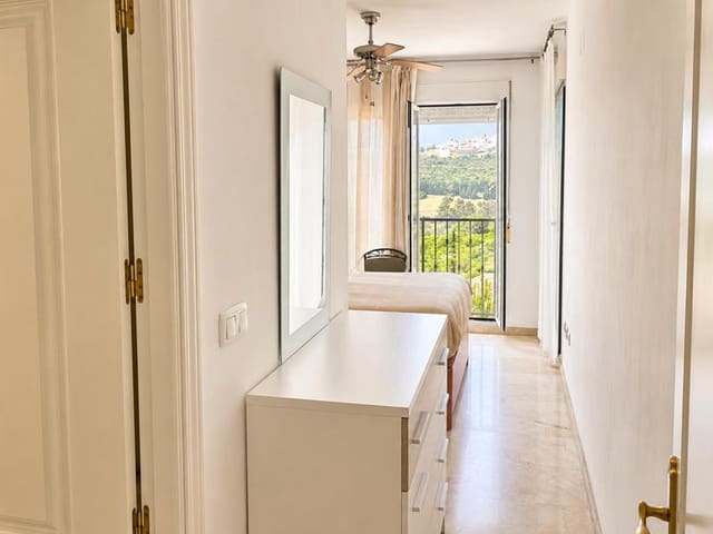 Piso de 2 habitaciones en San Luis de Sabinillas, Manilva en venta con piscina garaje - 232.500 € (Ref: 10008114)