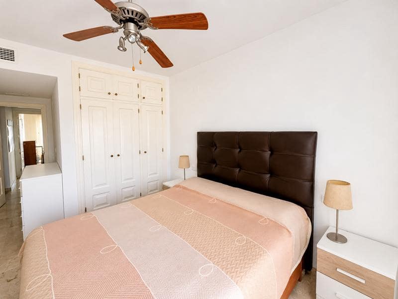 Piso de 2 habitaciones en San Luis de Sabinillas en venta con piscina garaje - 232.500 € (Ref: 10008114)