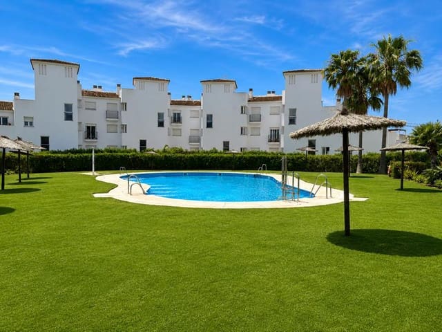 Piso de 2 habitaciones en San Luis de Sabinillas, Manilva en venta con piscina garaje - 232.500 € (Ref: 10008114)
