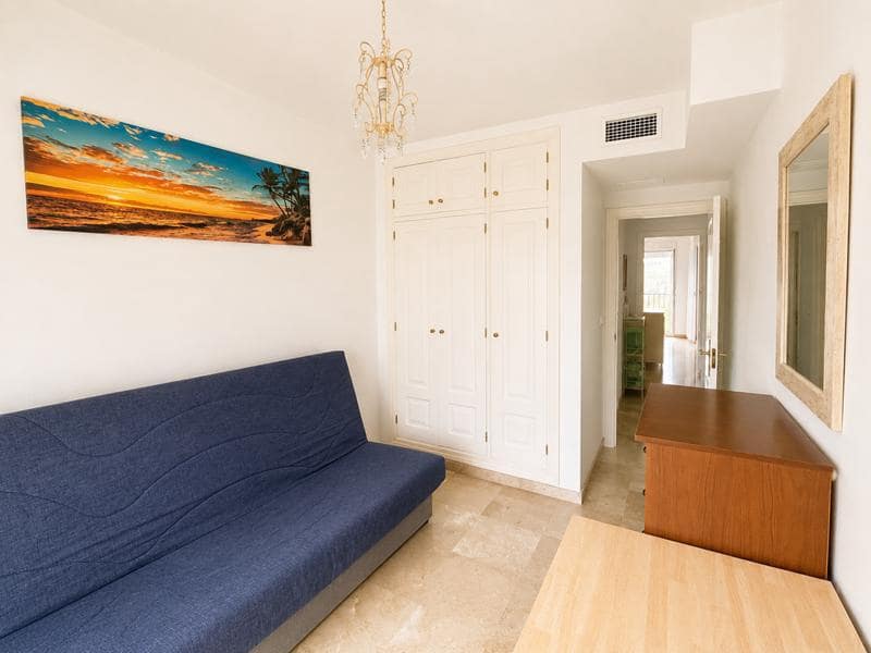 Piso de 2 habitaciones en San Luis de Sabinillas en venta con piscina garaje - 232.500 € (Ref: 10008114)