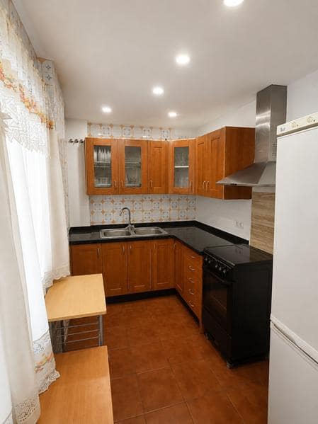 3 sypialnia Mieszkanie do wynajęcia w Estepona - 950 € (Ref: 10039968)