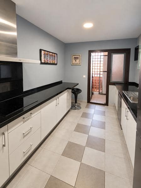 3 slaapkamer Flat te koop in Estepona met zwembad garage - € 487.000 (Ref: 10081544)
