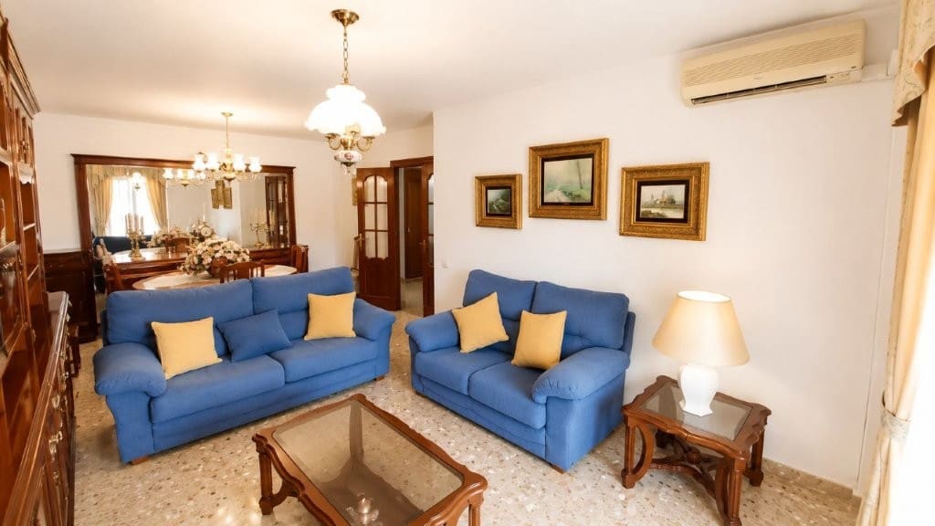 4 sypialnia Mieszkanie na sprzedaż w Miasto Malaga z garażem - 387 000 € (Ref: 10081546)