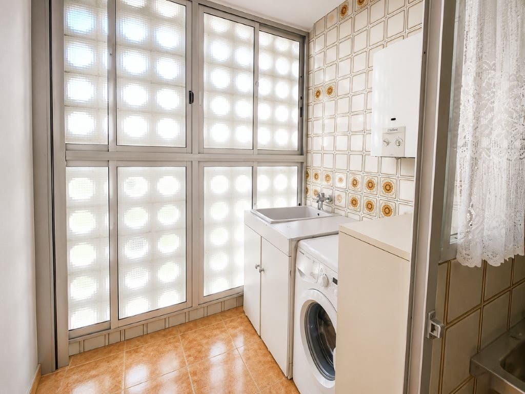 4 sypialnia Mieszkanie na sprzedaż w Miasto Malaga z garażem - 387 000 € (Ref: 10081546)