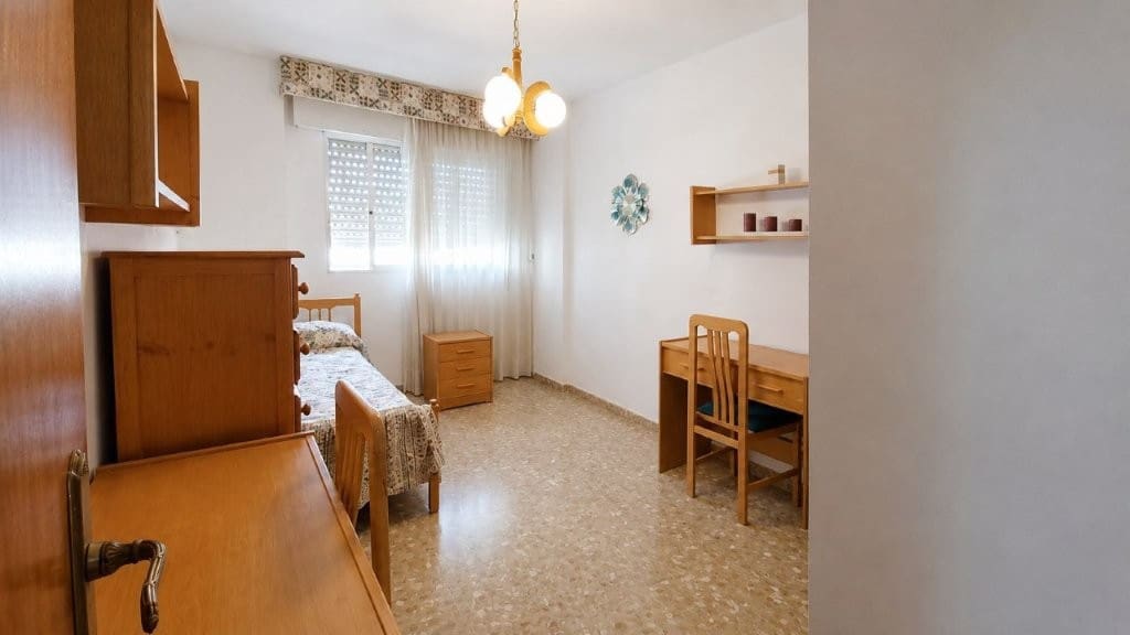 4 sypialnia Mieszkanie na sprzedaż w Miasto Malaga z garażem - 387 000 € (Ref: 10081546)
